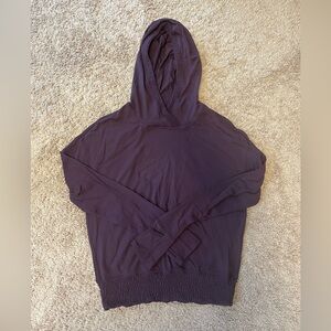 Lululemon hoodie with pocket size 4
